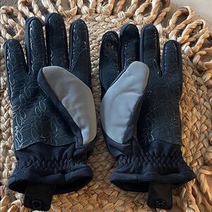 Oakley Women’s Snow Gloves size Medium